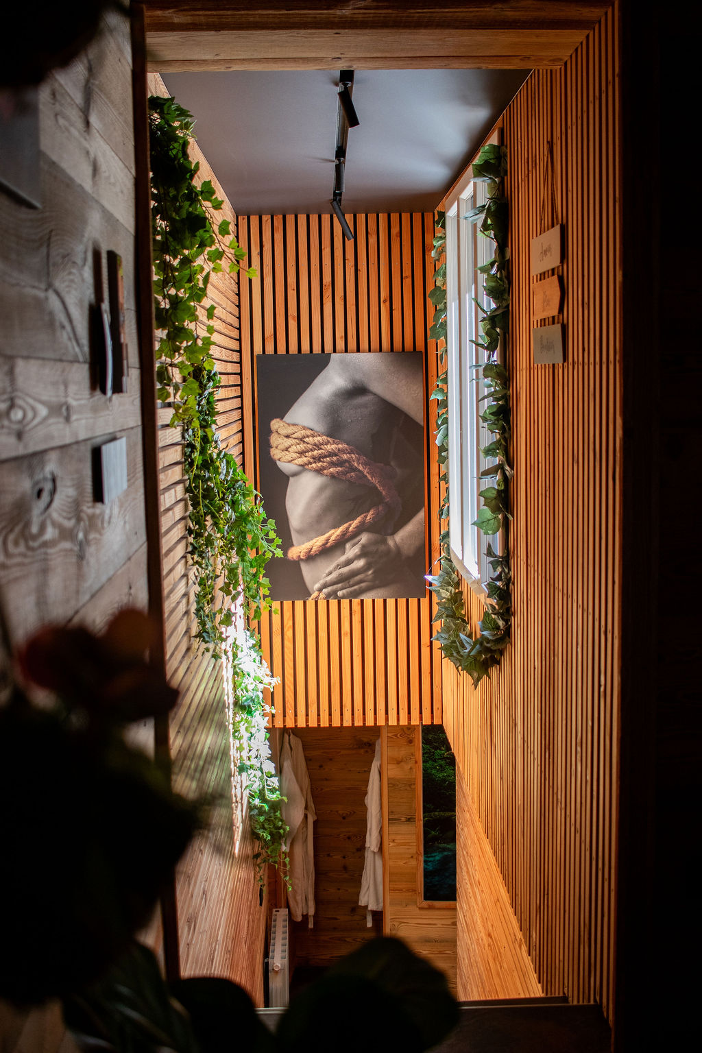1000018380